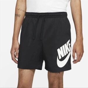 Nike Woven Flow shorts in good condition xl but fit like L